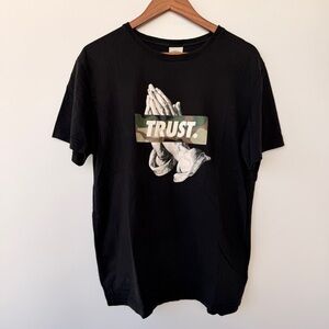 Black Graphic 'TRUST' Short Sleeve Tee with Praying Hands